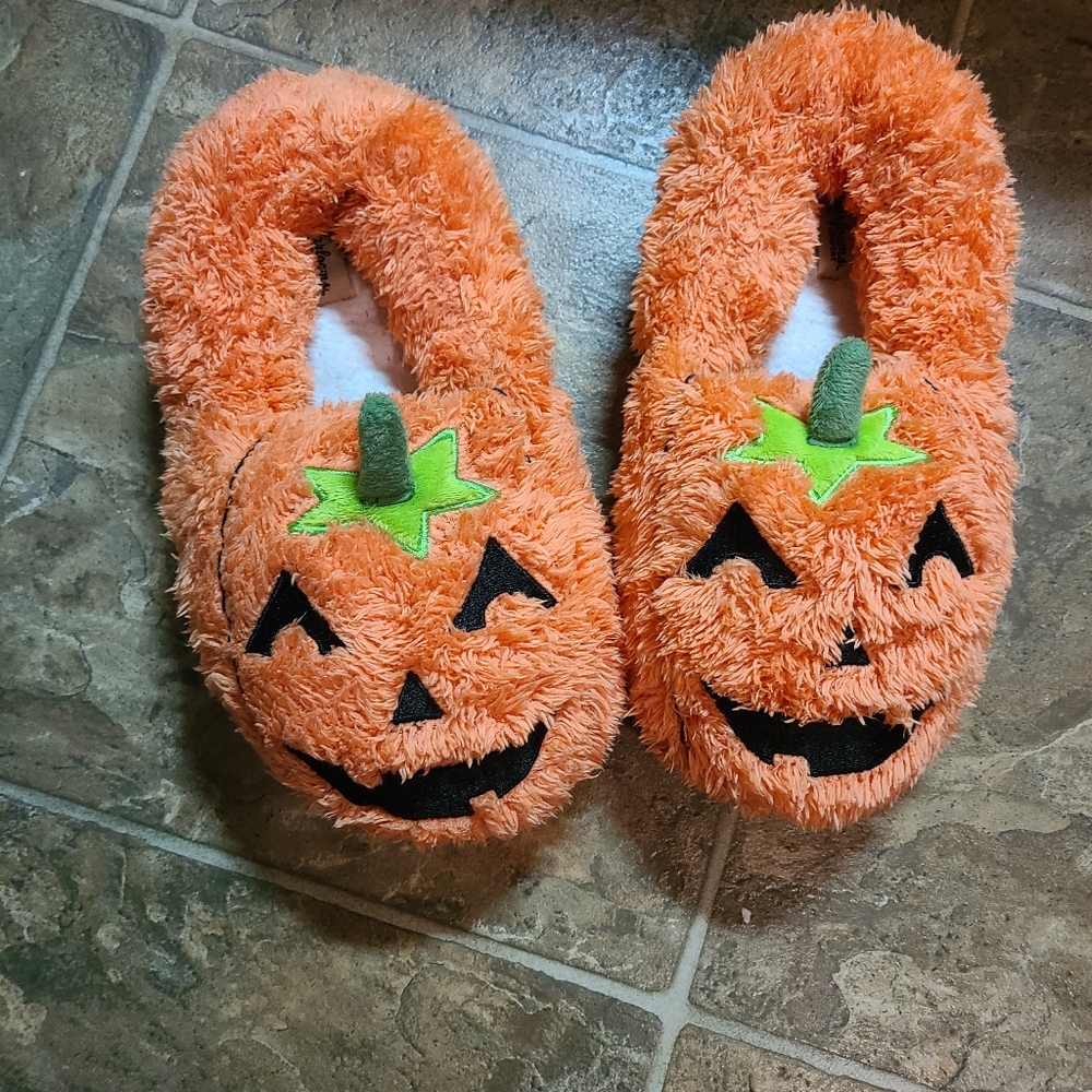 Dearfoams Vibrant HOLLOWEEN PUMPKIN FUZZY  Slippers